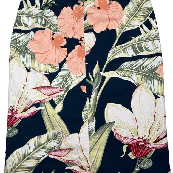 Ann Taylor Dresses & Skirts - Ann Taylor navy blue floral skirt, Size 10.